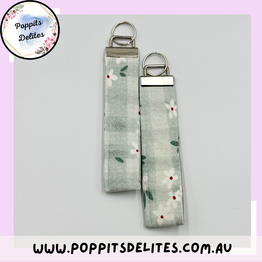Green Floral Wristlet - Poppits Delites