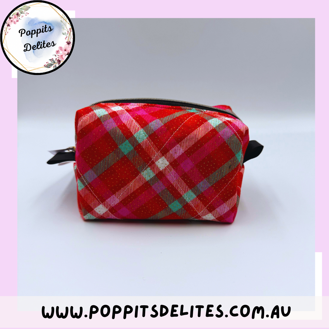 Holly Gingham Travel Bag