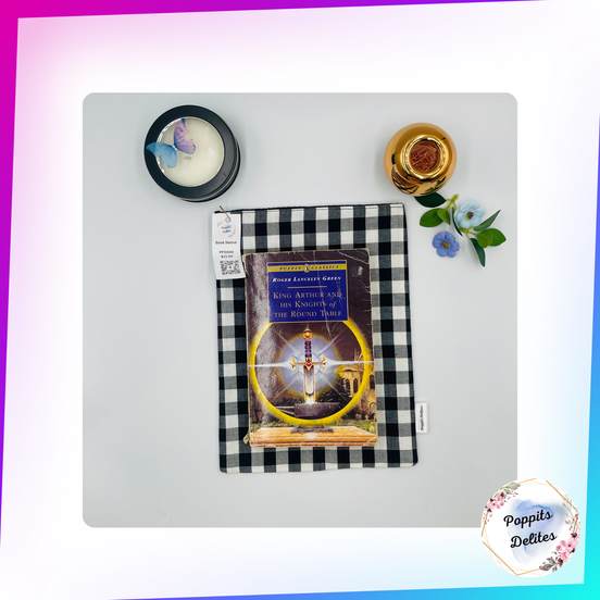 Black Gingham Book Sleeve - Poppits Delites